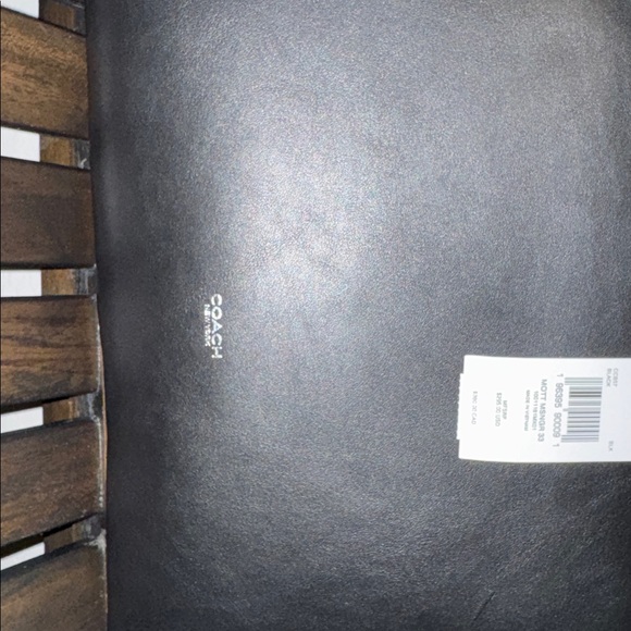 Coach Elegant Black Leather Shoulder Bag - Picture 3 of 11